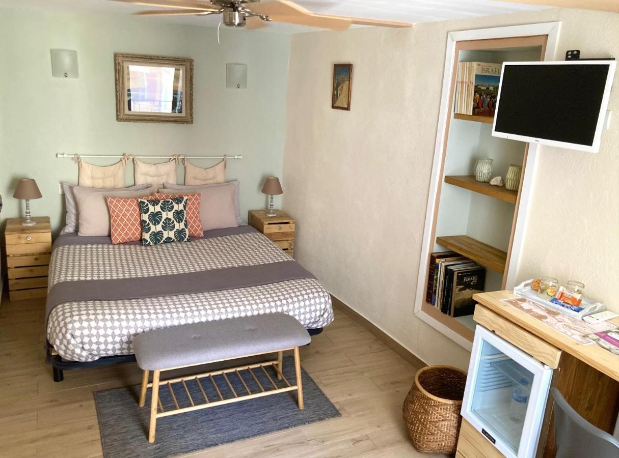Lou Mistral Hotel Moustiers-Sainte-Marie Kamer foto