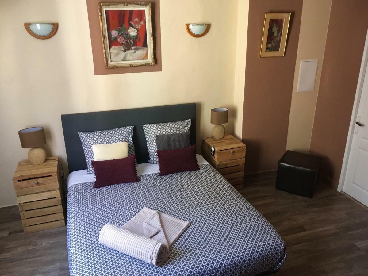 Lou Mistral Hotel Moustiers-Sainte-Marie Buitenkant foto